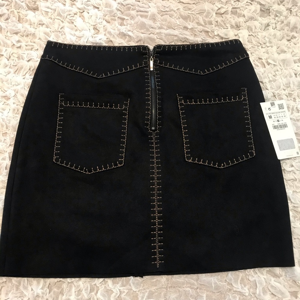 Zara,NWT black skirt with 2pockets